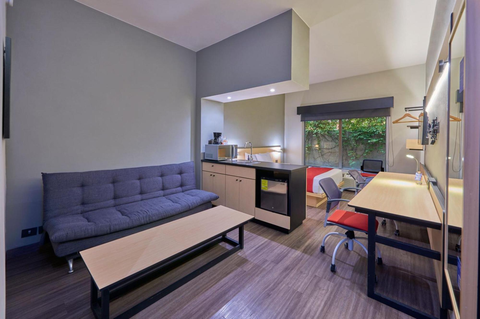 City Express By Marriott Saltillo Norte Exterior photo