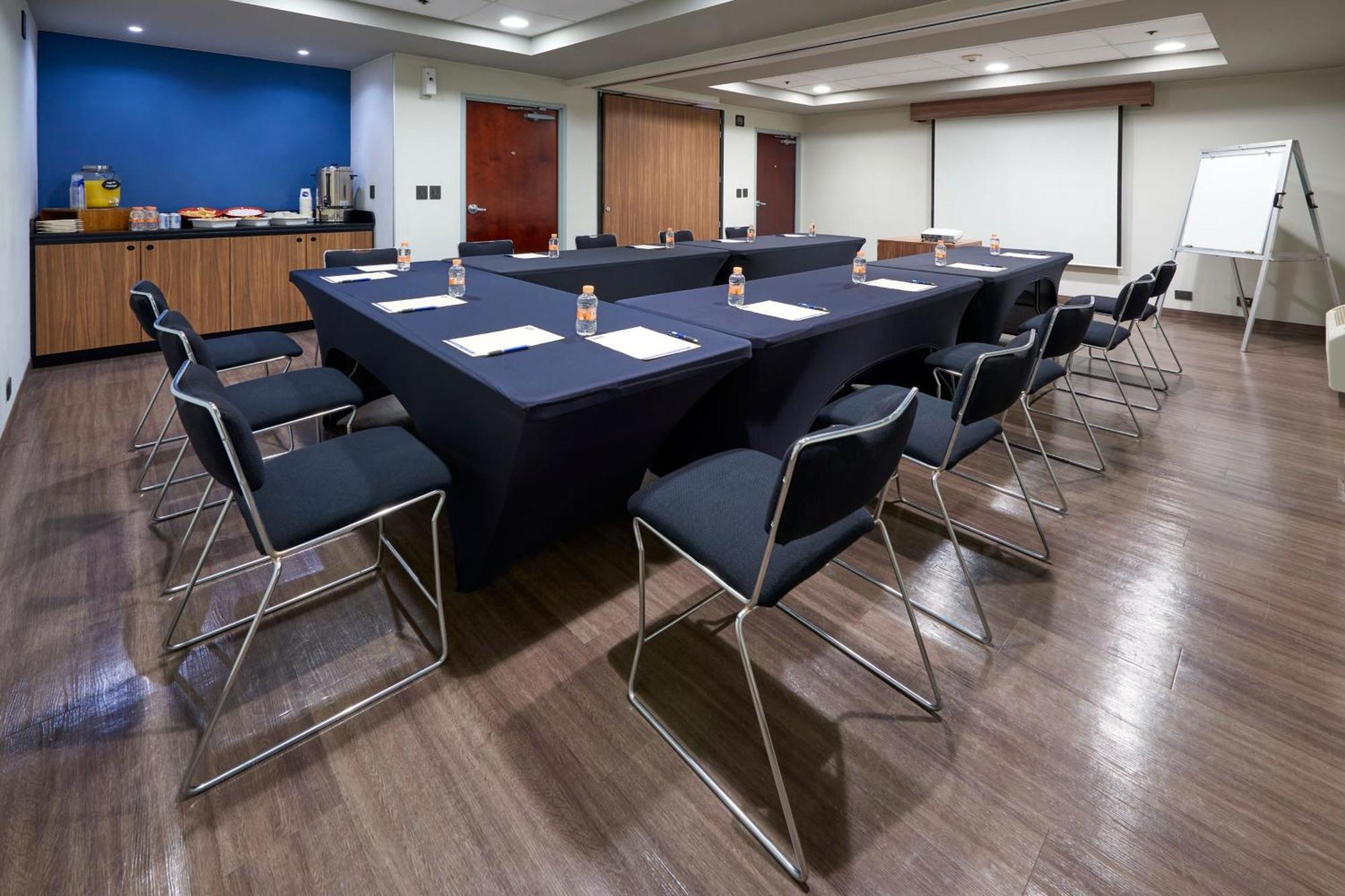 City Express By Marriott Saltillo Norte Exterior photo