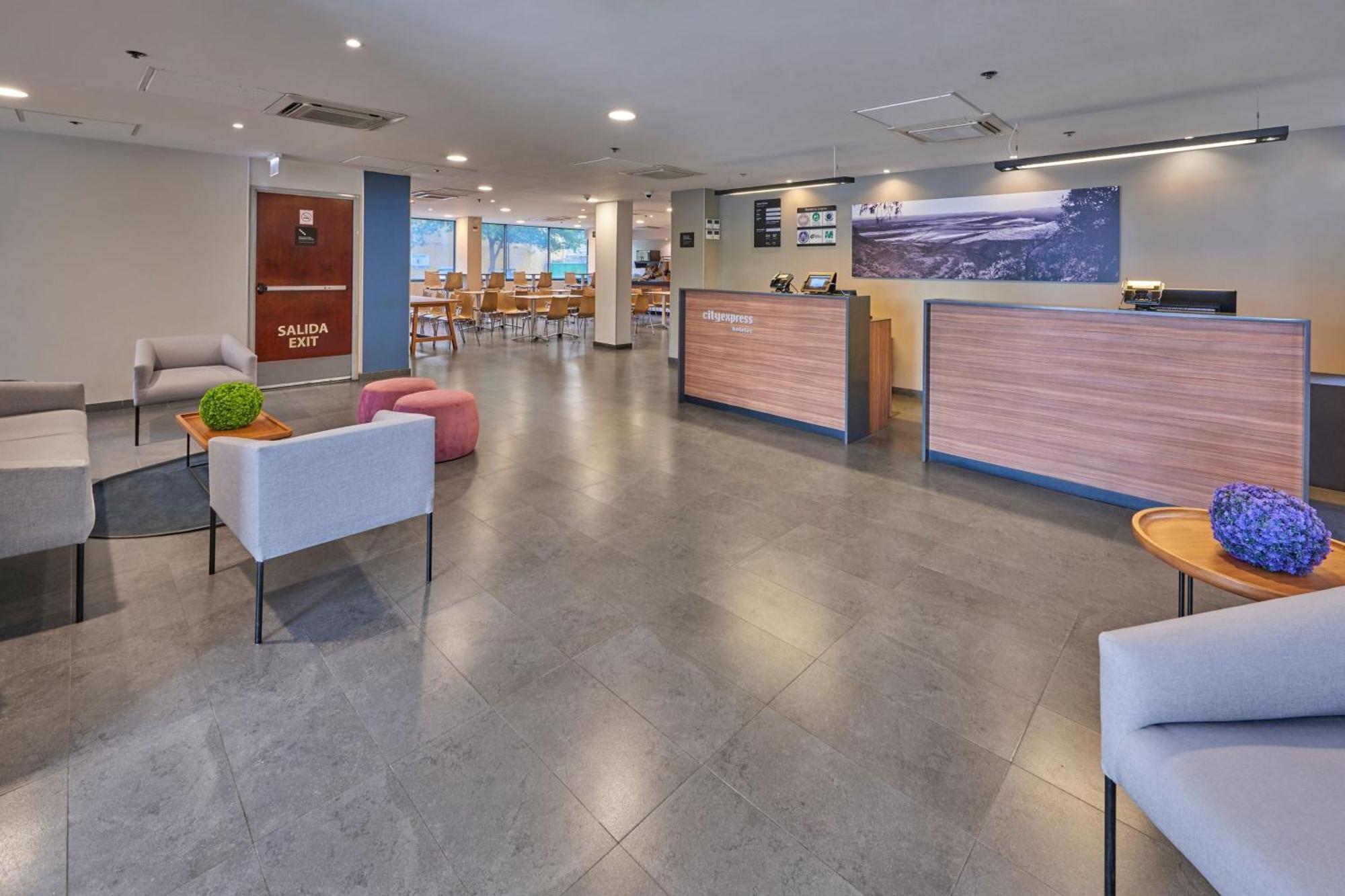 City Express By Marriott Saltillo Norte Exterior photo