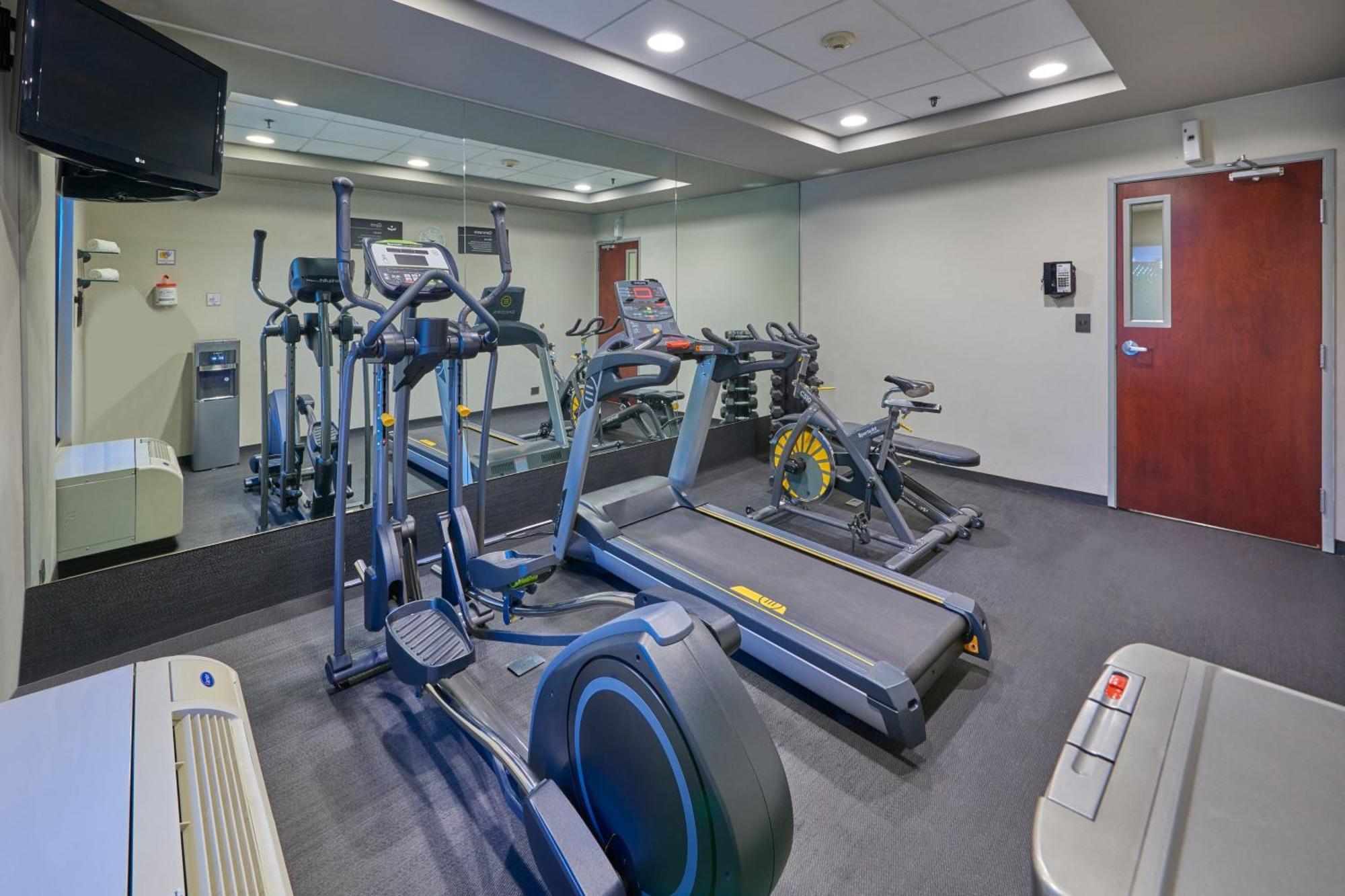 City Express By Marriott Saltillo Norte Exterior photo