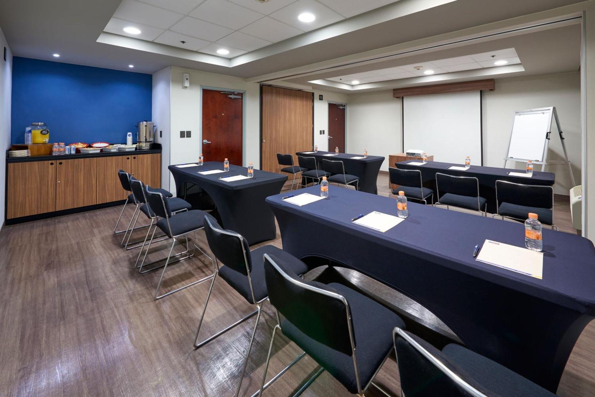 City Express By Marriott Saltillo Norte Exterior photo