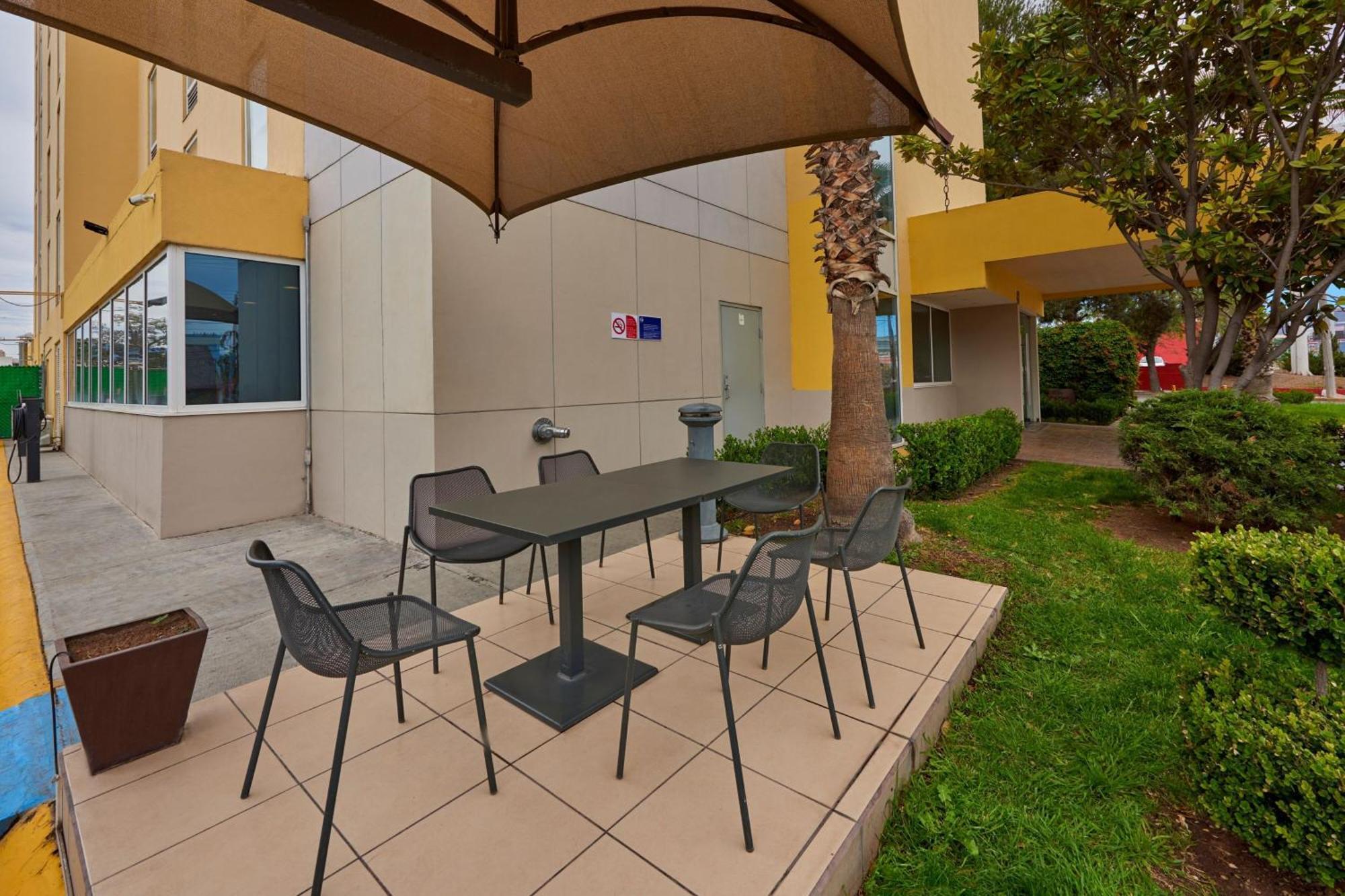 City Express By Marriott Saltillo Norte Exterior photo